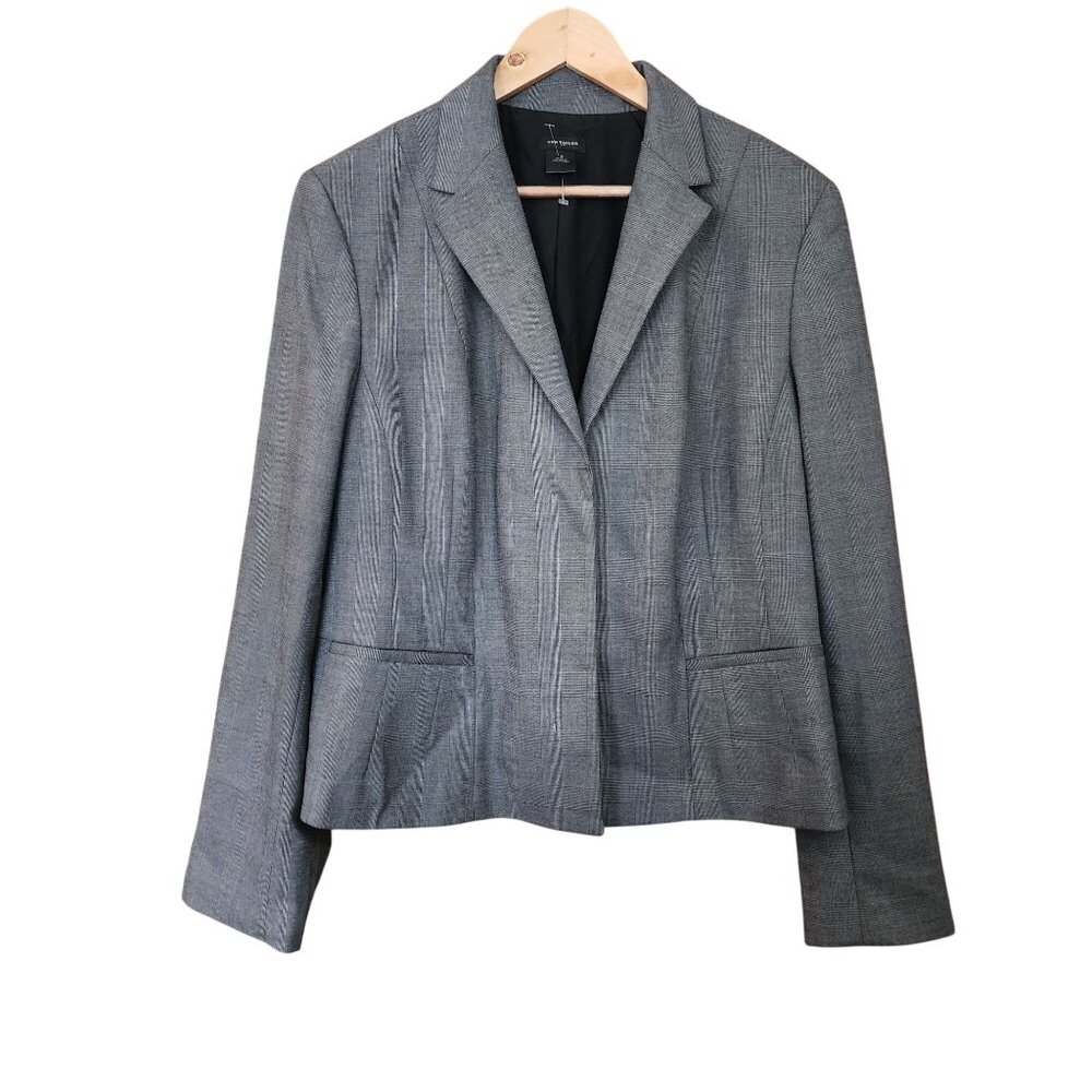 Ann Taylor women's gray plaid blazer Pants Suit hidden front button closure. 16